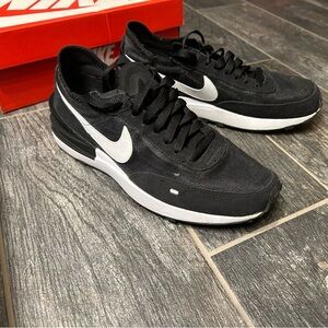 Nike Waffle One athletic sneakers for women size 8.5